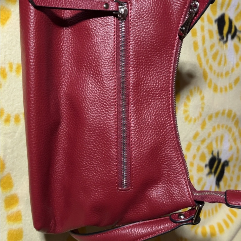 Elegant Red Leather Shoulder Bag